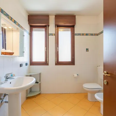 Maranello Suite بيت ضيافة 3*